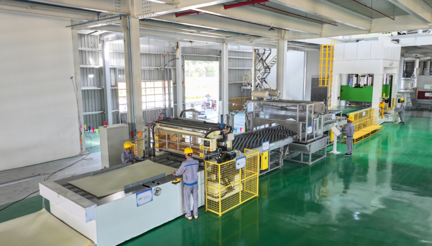 headliner-production-line-thaco-industries