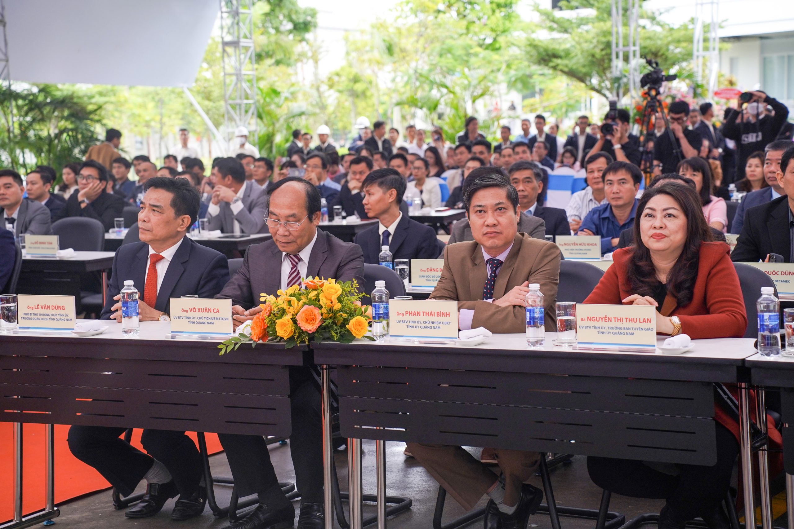 Delegates at the Announcement Ceremony of THACO INDUSTRIES establishment.