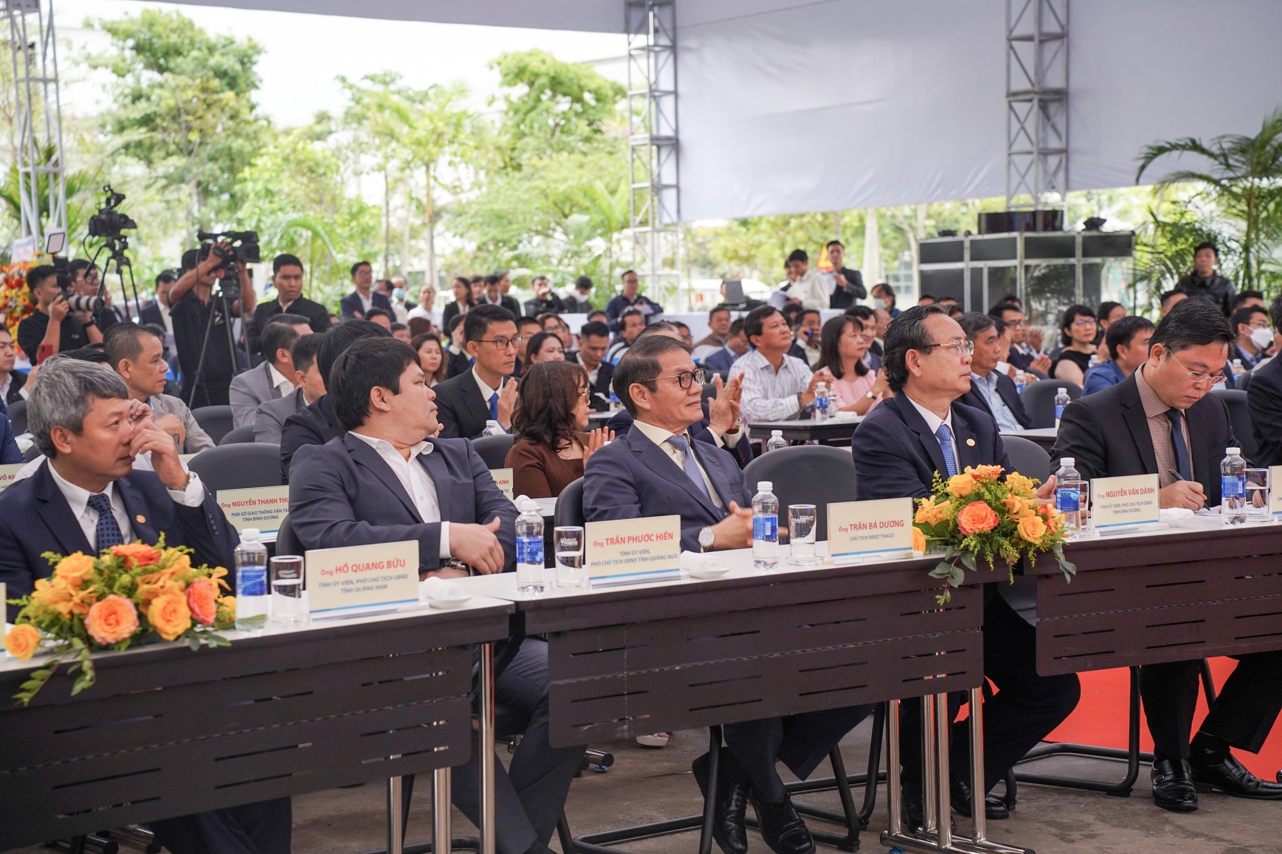 Delegates at the Announcement Ceremony of THACO INDUSTRIES establishment.