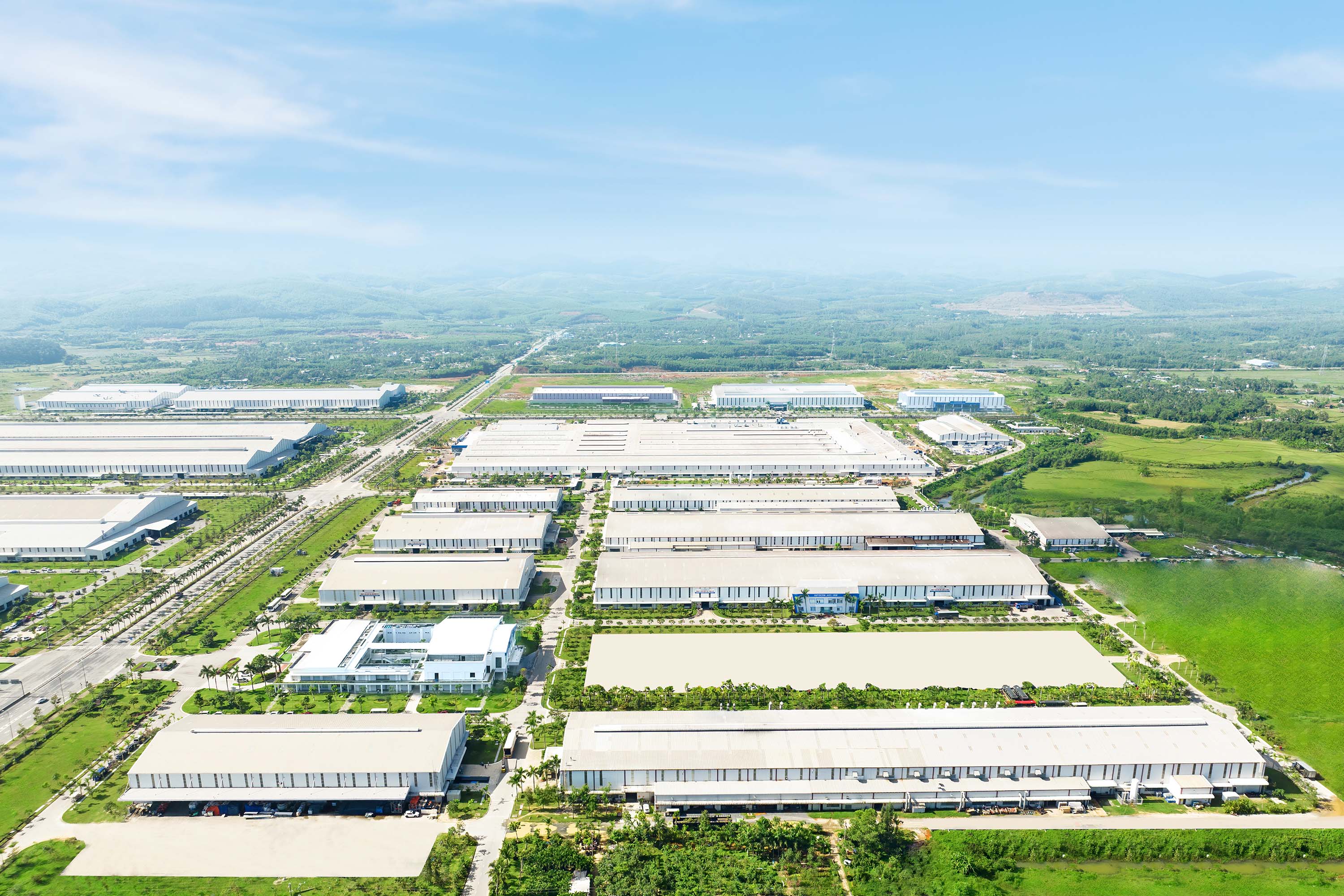 An outside overview of THACO INDUSTRIES, the Vietnam's leading corporation specializing in mechanical engineering & supporting industries.