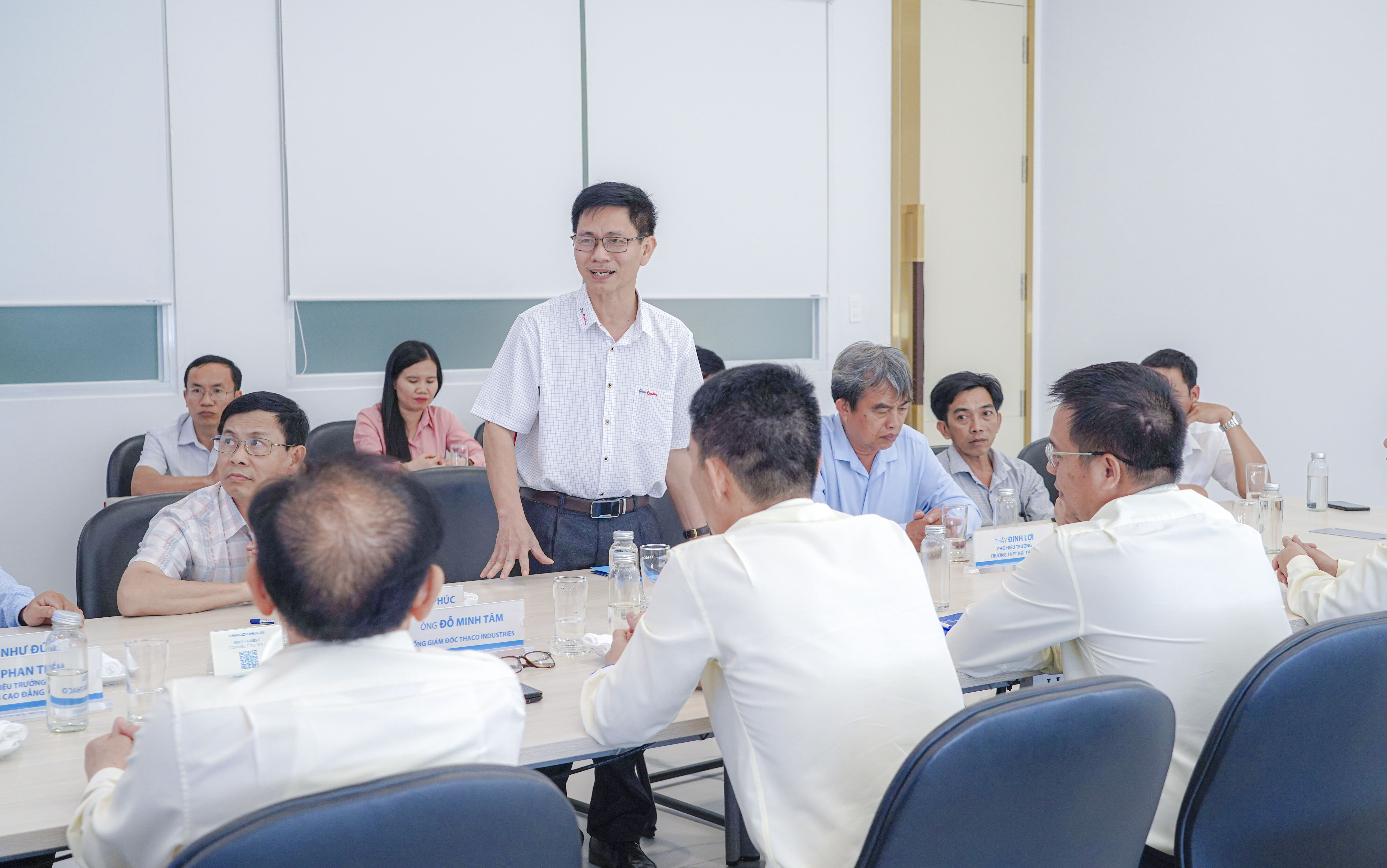 Thầy Nguyễn Tấn Triều - Hiệu trưởng Trường THPT Núi Thành.