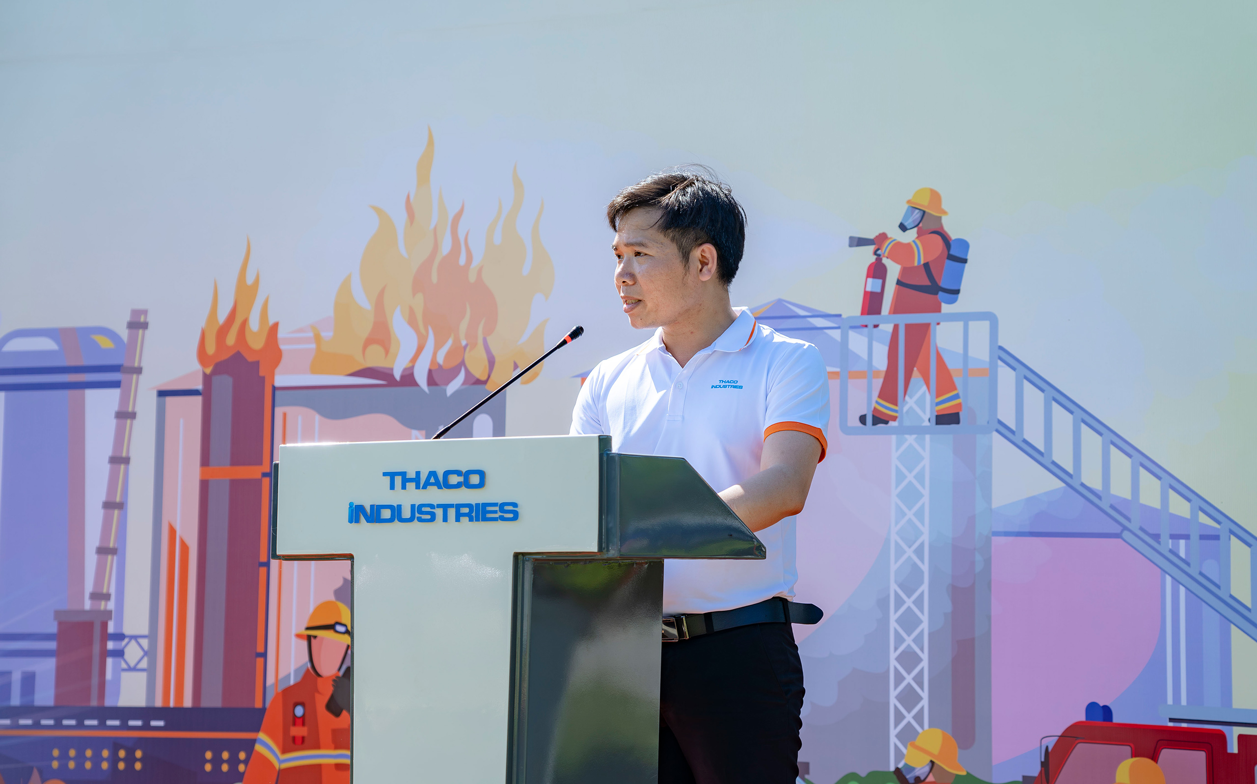 Ông Bùi Công Tính – Trưởng Ban tổ chức phát biểu tại Hội thao
