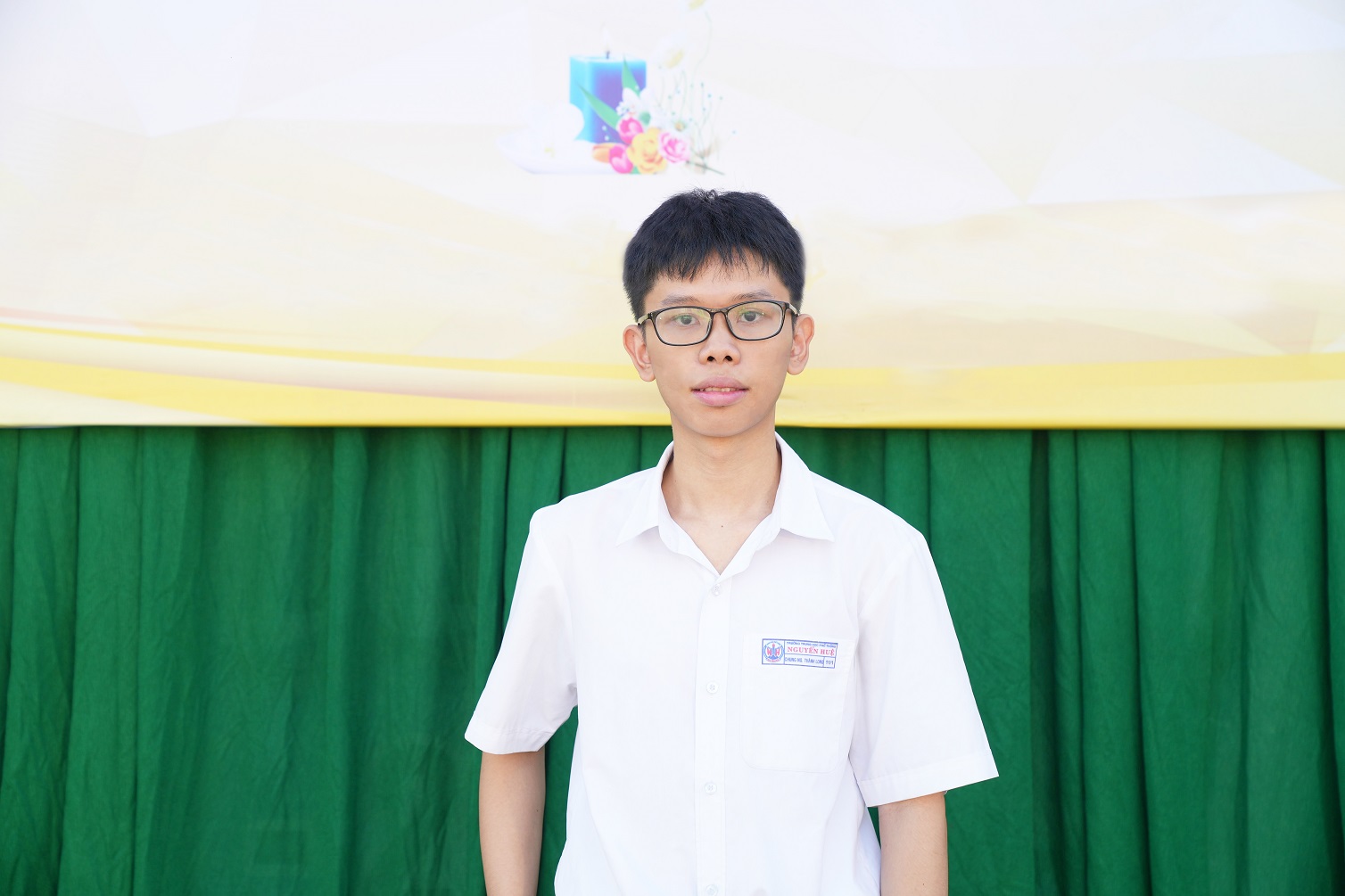 Em Chung Nguyễn Thành Long
