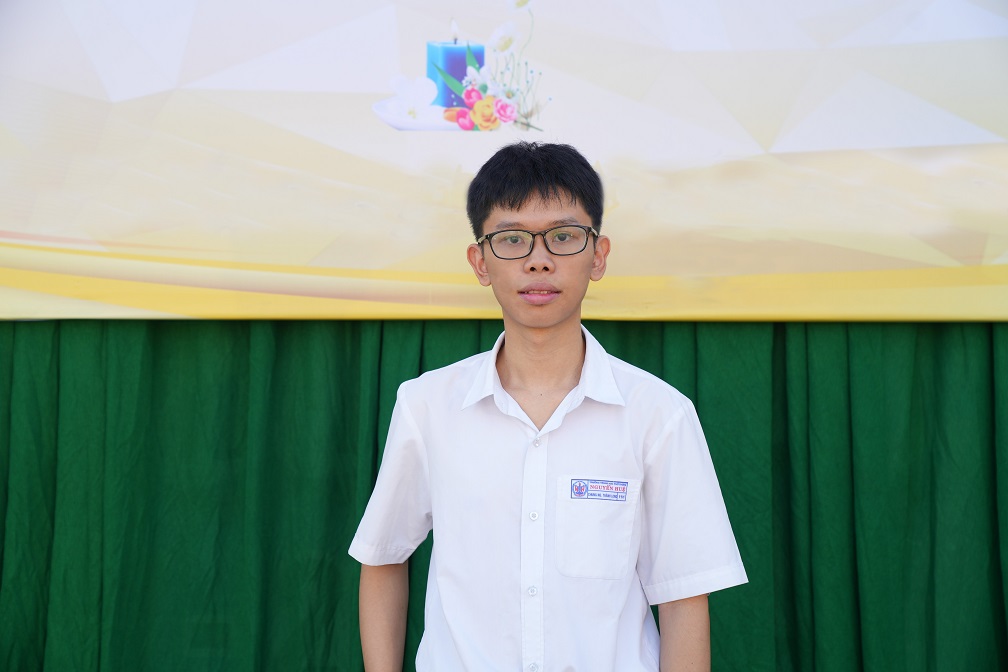 6. Em Chung Nguyễn Thành Long