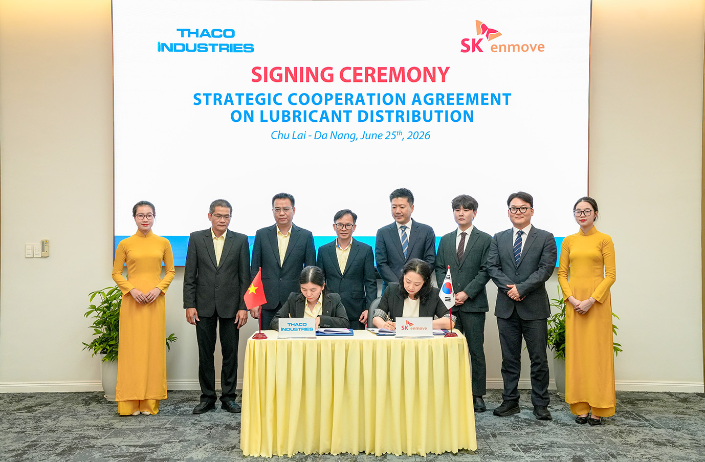 THACO INDUSTRIES và SK Enmove ký kết hợp tác